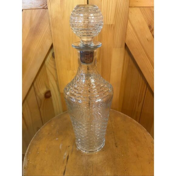 Vintage 1960s Clear Glass Decanter w/ Basket Weave Pattern (5575) - Picture 3 of 9
